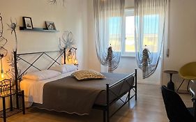 Eufonia Vinyl Friendly Apartment